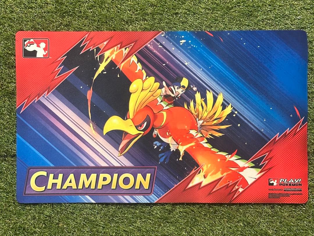 海外限定　REGIONAL ヒビキのホウオウ champion プレイマット