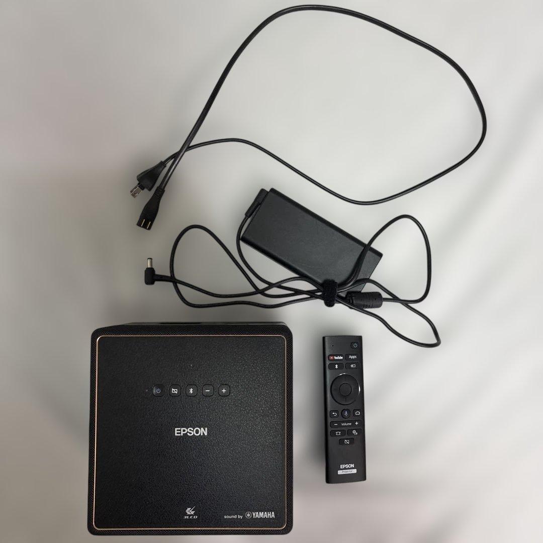 エプソン EF-12プロジェクター ヤマハスピーカー搭載 使用時間555h