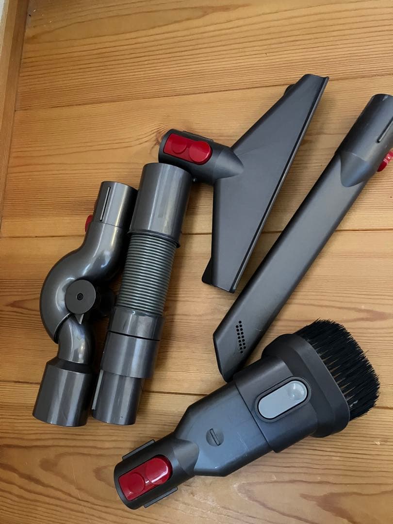 ダイソンコードレス掃除機V10 棚付き 動作品　訳あり格安