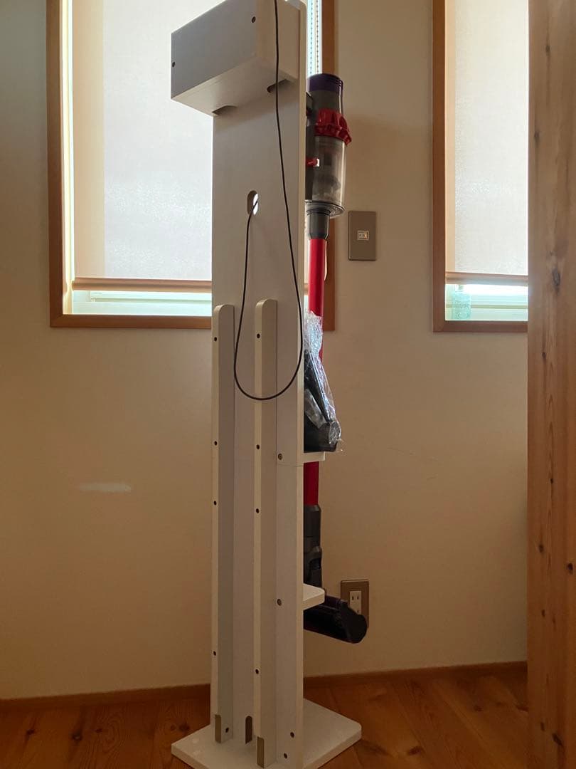 ダイソンコードレス掃除機V10 棚付き 動作品　訳あり格安