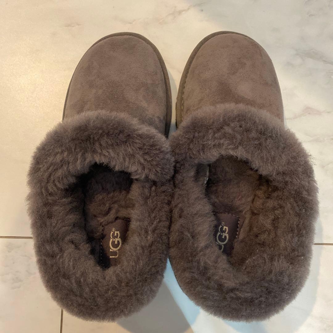 UGG 22cm 室内のみ使用　ムートン　スエード スリッポン　スリッパ