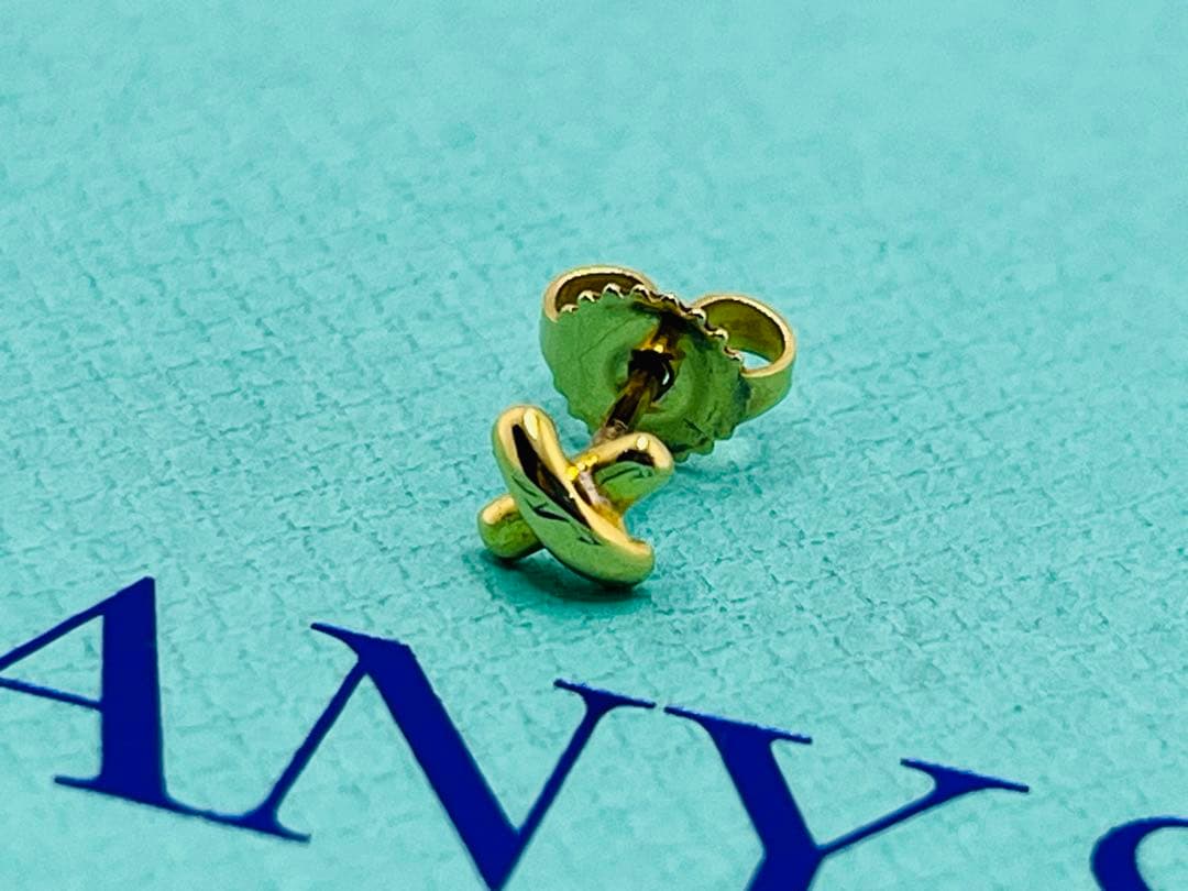 c920 ティファニー　クロス　ステッチ　AU750 k18 YG ピアス　片耳