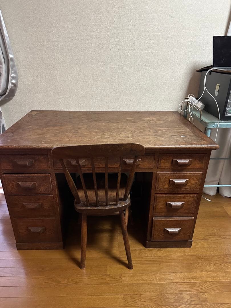 大幅値下げ！　細工が細やかなアンティーク　机