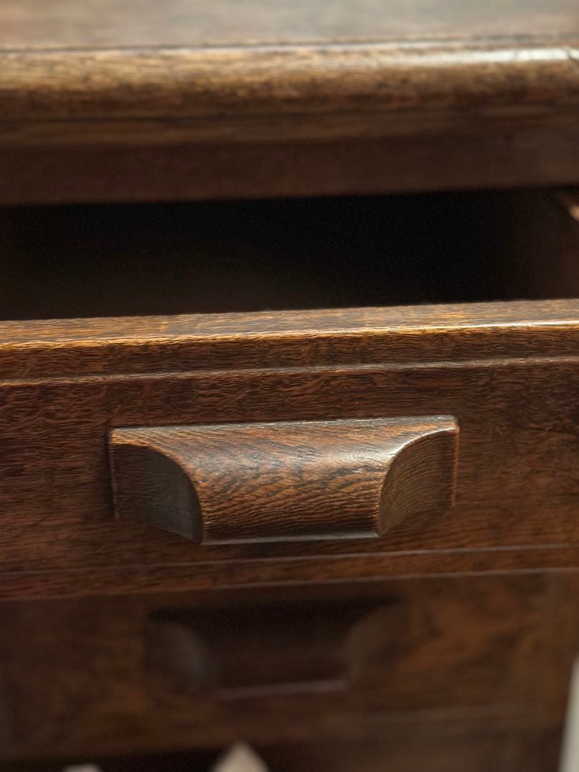 大幅値下げ！　細工が細やかなアンティーク　机