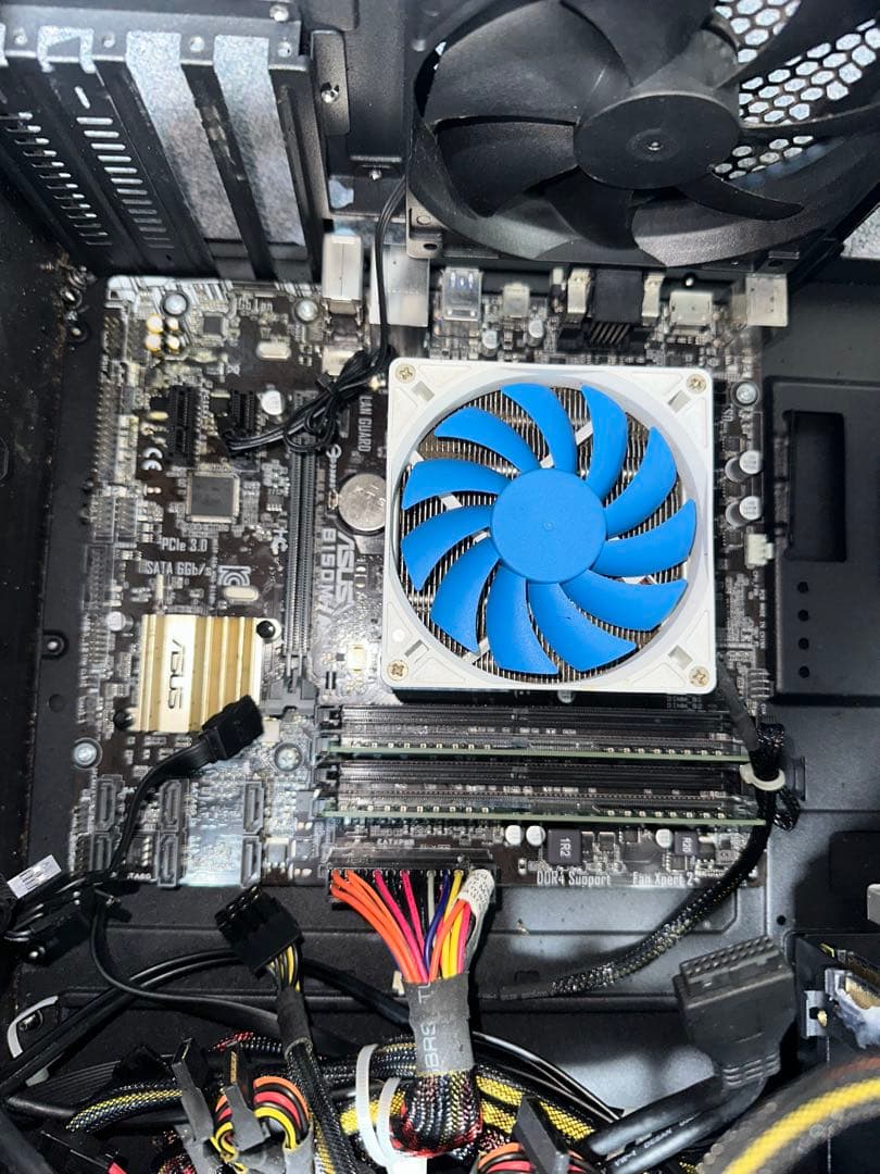 ASUSマザーボード + ZOTACグラフィックボード