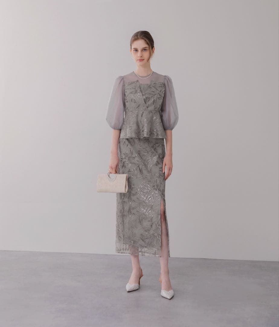 【LEJA】シアーパフスリーブペプラムスパンコール花柄Iラインドレス