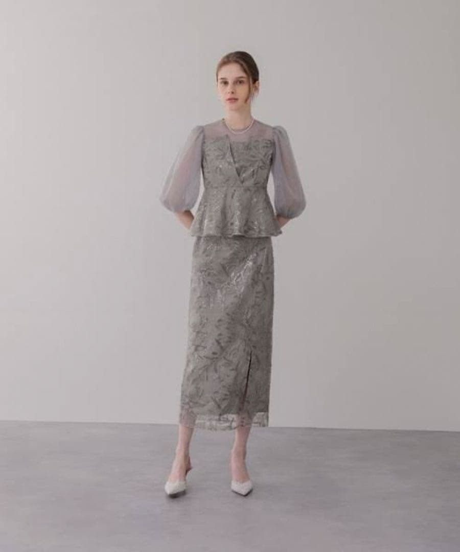 【LEJA】シアーパフスリーブペプラムスパンコール花柄Iラインドレス