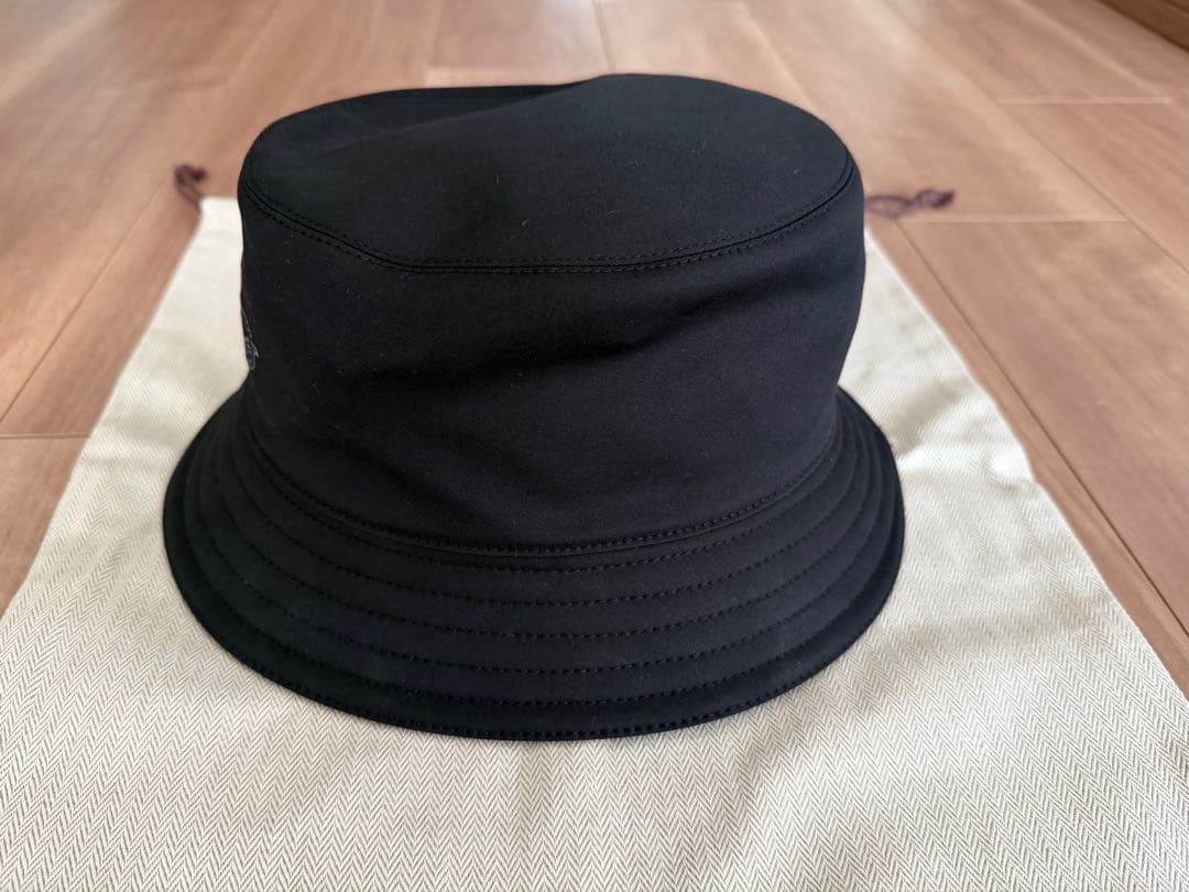 エルメス刺繍ロゴバケットハット
