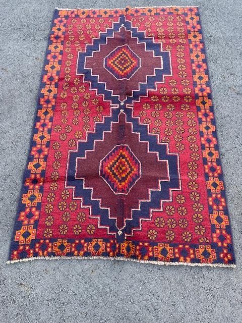 30～40年くらい前のペルシャヴィンテージラグ サイズ:185x115cm