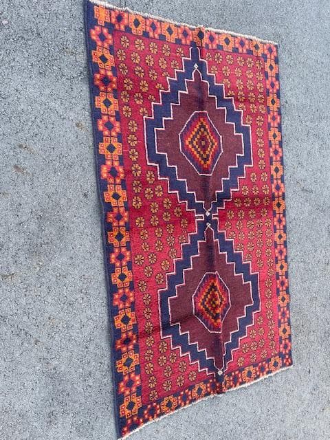 30～40年くらい前のペルシャヴィンテージラグ サイズ:185x115cm