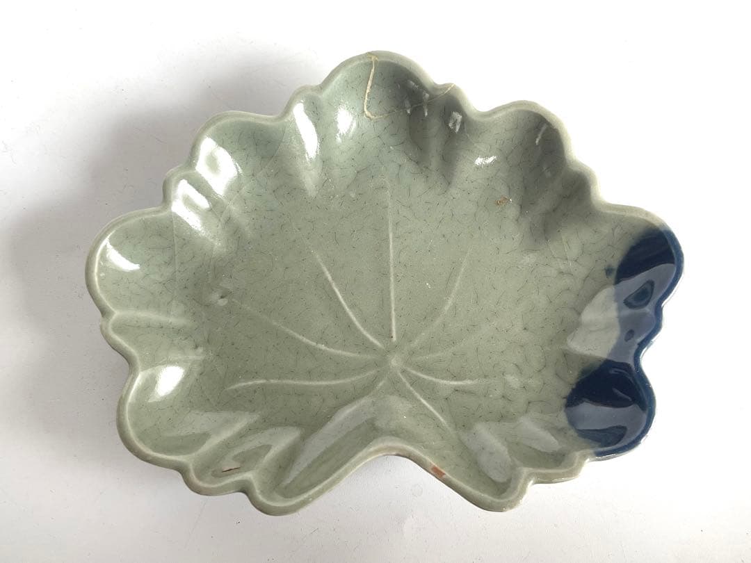 骨董　アンティーク　古九谷青磁　青磁瑠璃釉 葉文 葉形小皿　変形皿　向付