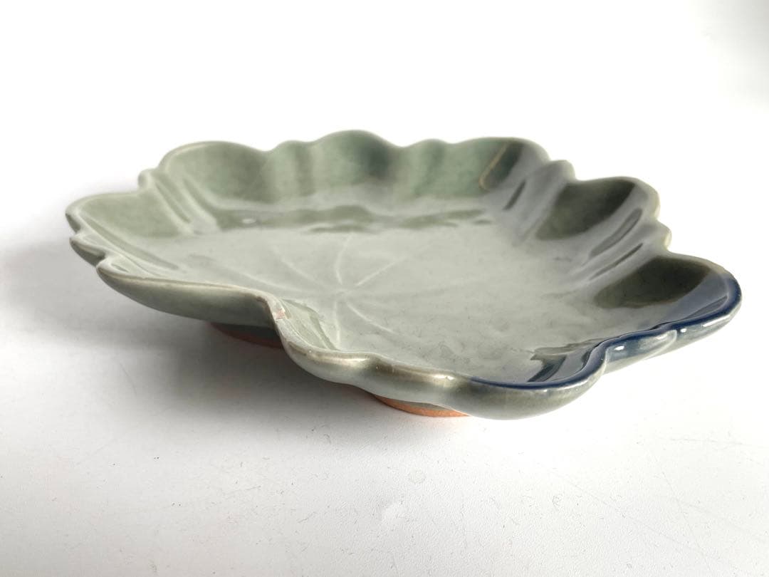 骨董　アンティーク　古九谷青磁　青磁瑠璃釉 葉文 葉形小皿　変形皿　向付