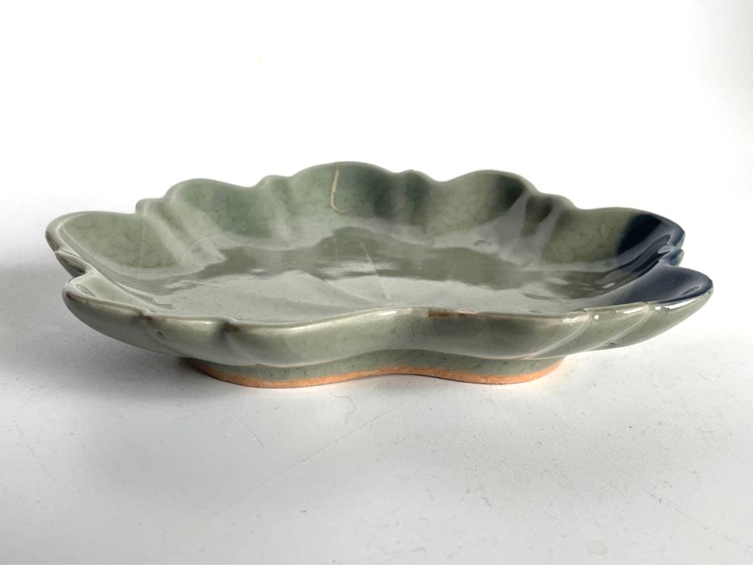 骨董　アンティーク　古九谷青磁　青磁瑠璃釉 葉文 葉形小皿　変形皿　向付