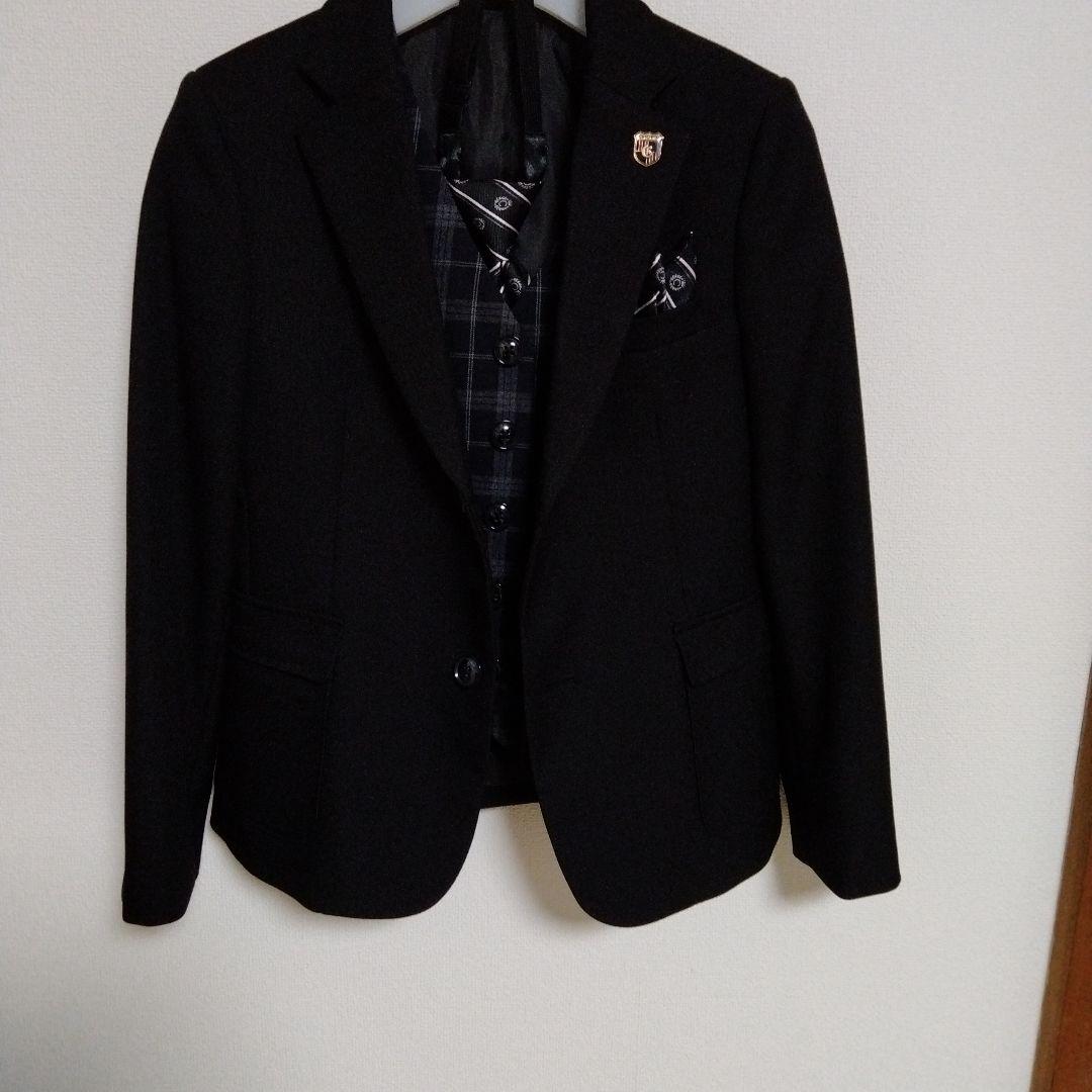 か*ん様 子供140 黒フォーマルスーツ(ベストあり)　セットCHPOIN