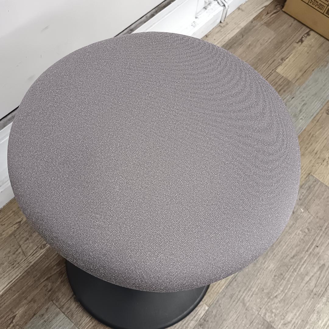 オカムラ　ピルエット　昇降　回転　スツール　スイング脚　グレー　ブラック脚