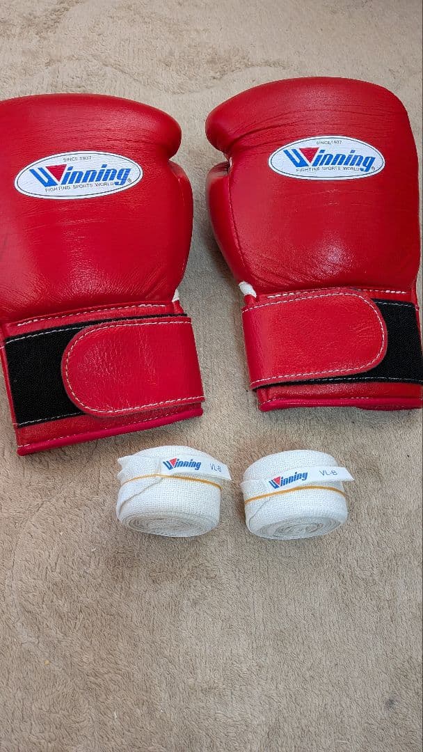 に*こ様 美品 WINNINGボクシンググローブ レッド10oz