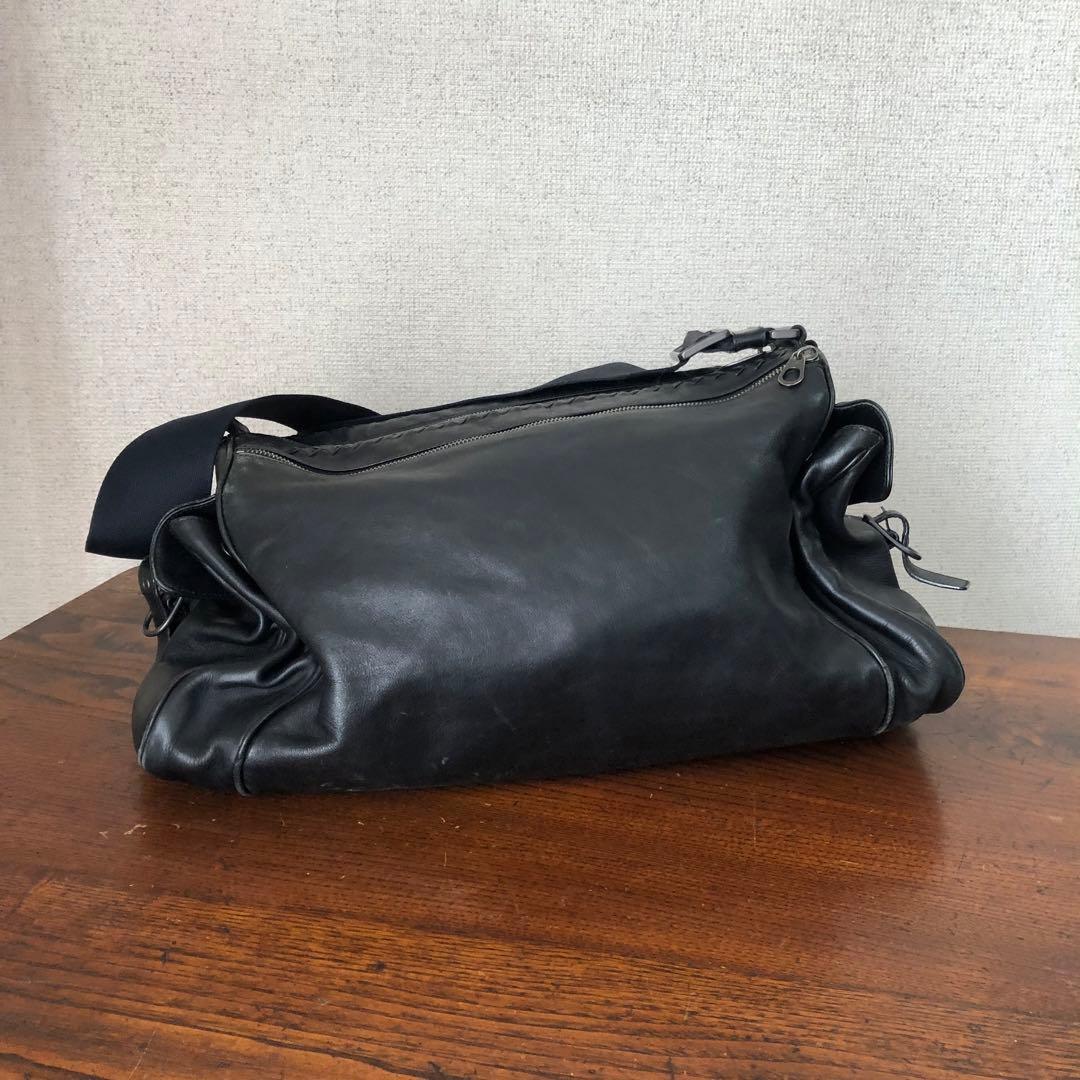 BOTTEGA VENETA イントレチャート ショルダーバッグ ブラック