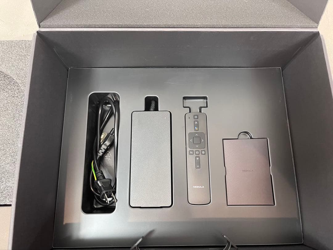 NEBULA Cosmos Max プロジェクター 本体　美品