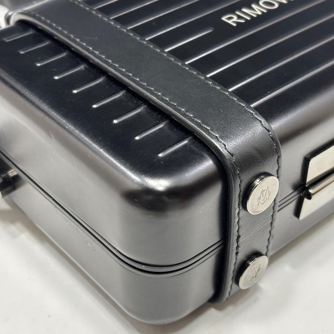 状態良【リモワ本物】ショルダーバッグ/ポリカボネート/ブラック/仕切りあり