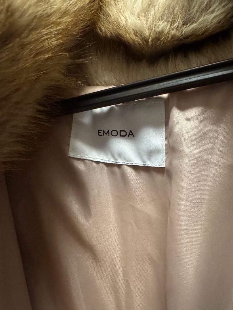 EMODA ベージュ ファーショートジャケット