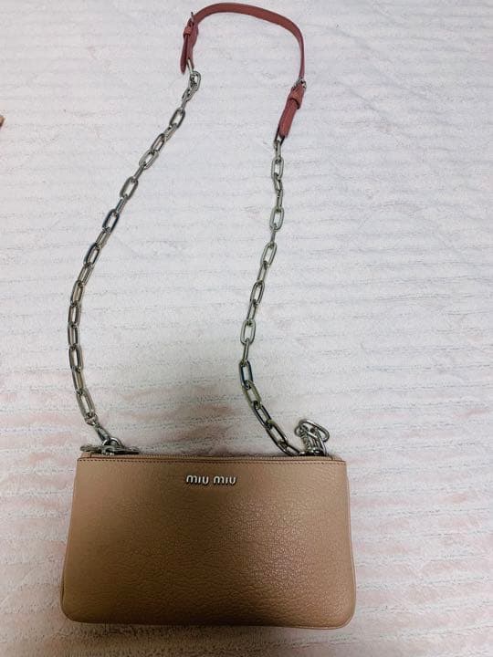 【美品】セール中★ミュウミュウ　チェーンバッグ