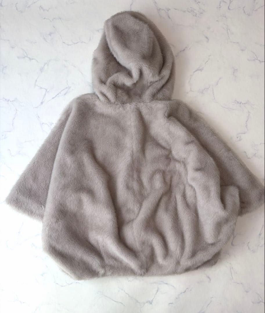 極美品　Vin エコファー フード付きケープコート グレージュ