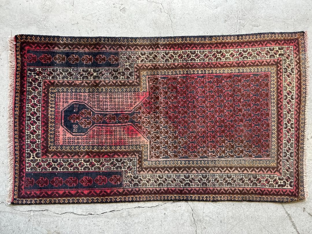 【Vintage rug】138 × 81｜アシンメトリー ヴィンテージラグ