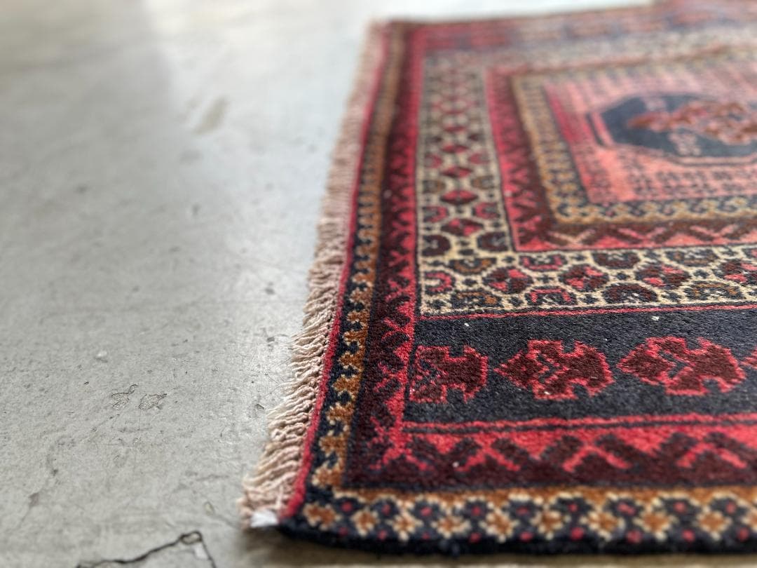 【Vintage rug】138 × 81｜アシンメトリー ヴィンテージラグ