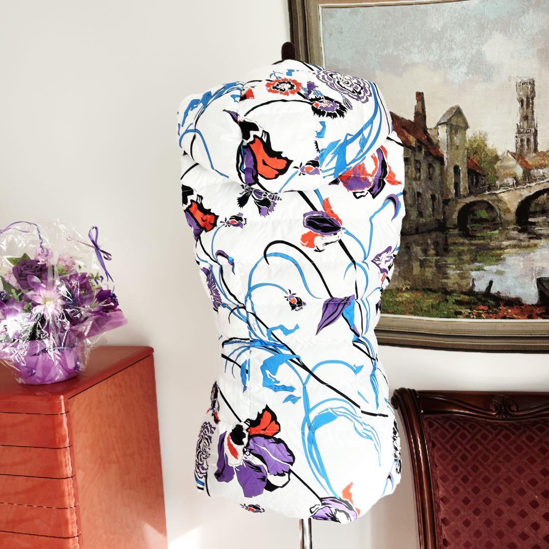 美品　EMILIO PUCCI エミリオプッチ　花柄　フローラ　ダウン　ベスト