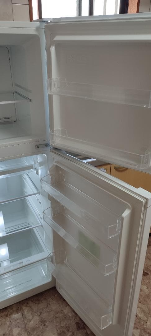 冷蔵庫・上部冷凍庫 225ＬLED照明 ガラス棚付き