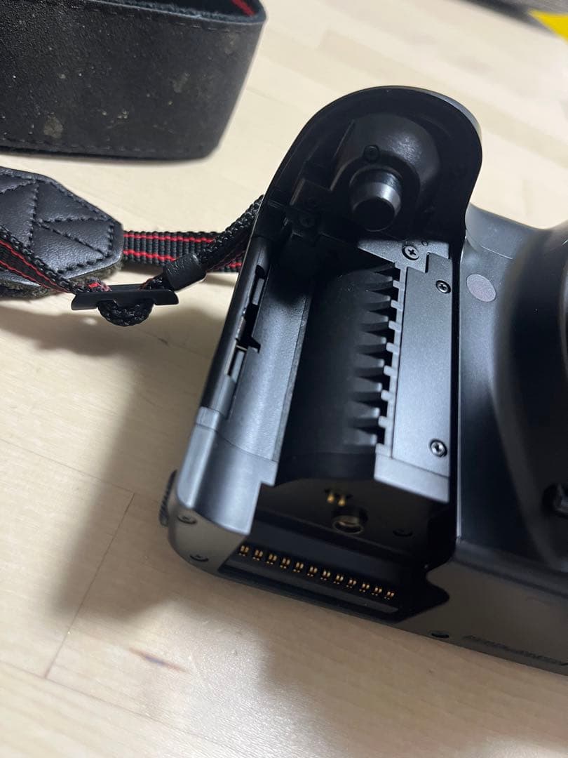 Canon EOS-1 EF 24mm F2.8レンズ付き！