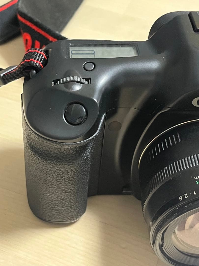 Canon EOS-1 EF 24mm F2.8レンズ付き！