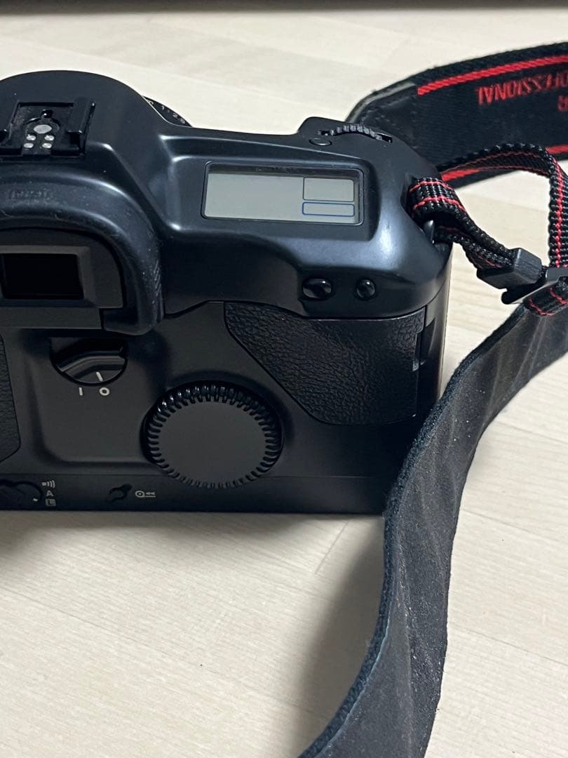 Canon EOS-1 EF 24mm F2.8レンズ付き！