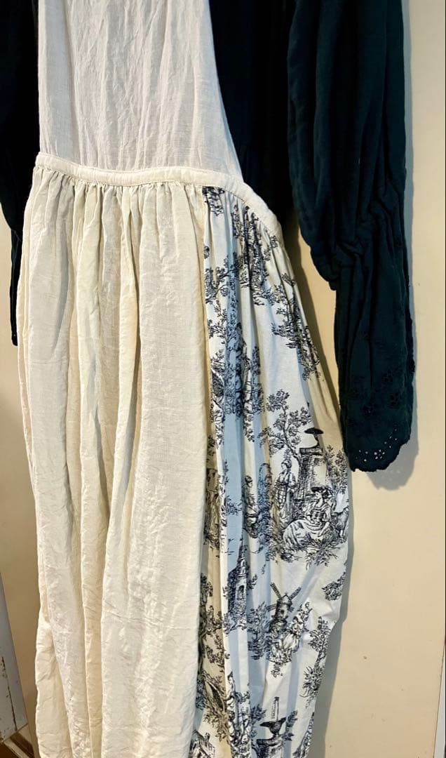 クロスギャザーのエプロンドレス　黒トワルドジュイ　mifumiさん