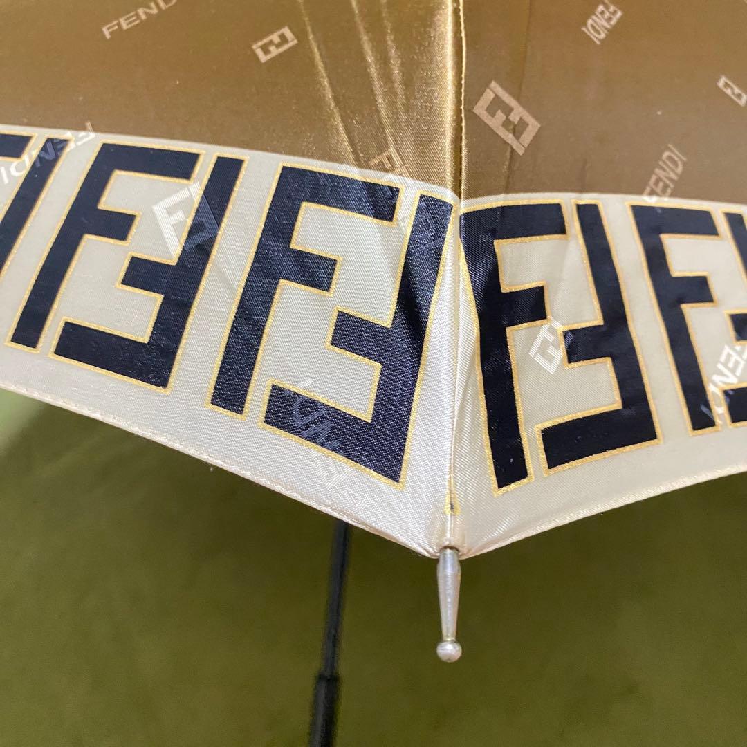 超美品 フェンディ 長傘 ズッカ柄 FF イタリア製　雨傘 雨の日が待ち遠しい！