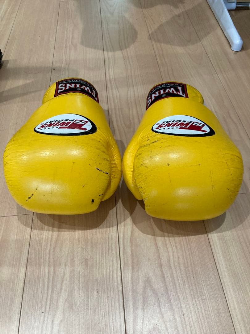 TWINS ヘッドギアMサイズ　グローブ16ozセット イエロー ブラック
