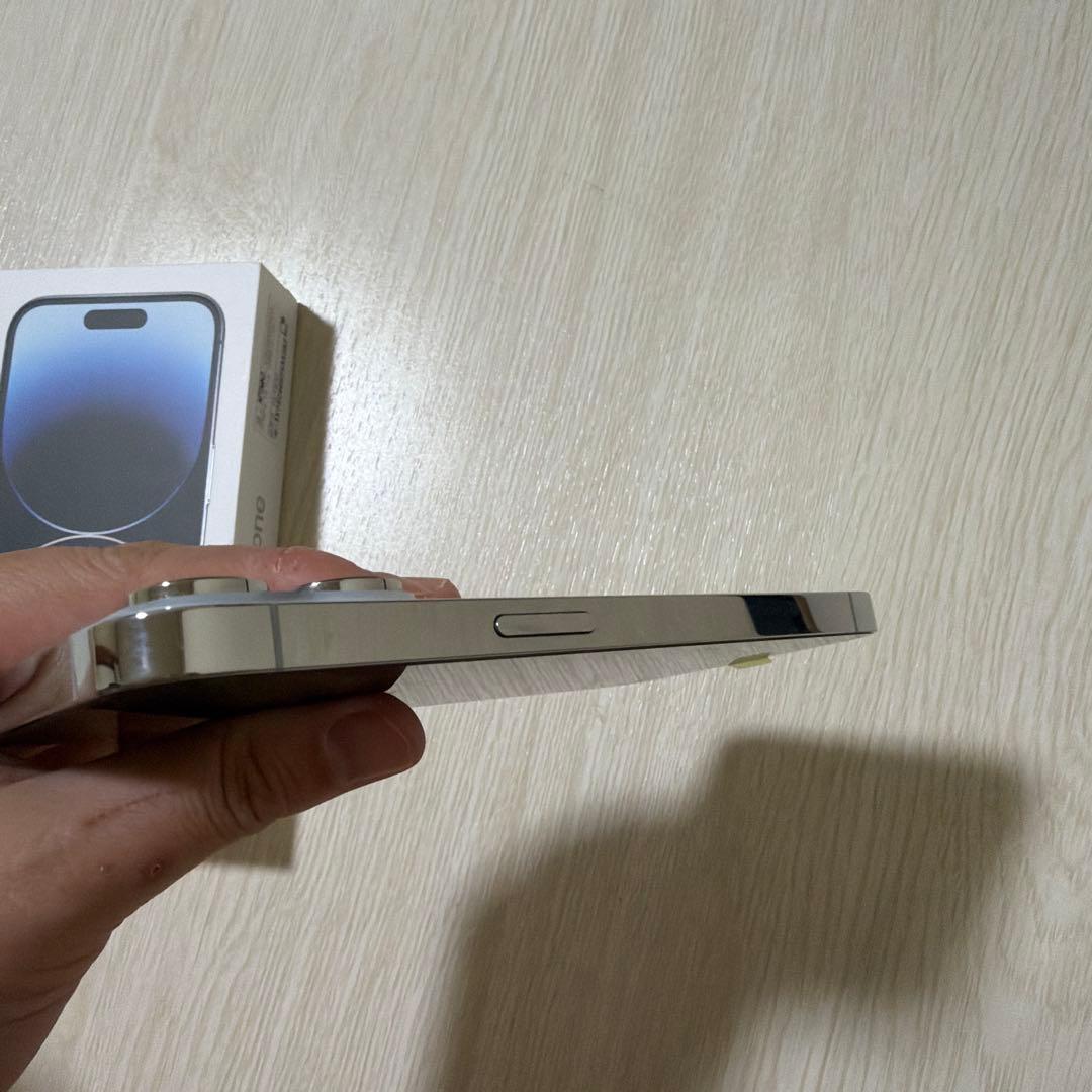 前面新品同様！Apple iPhone 14 Pro シルバー 本体 充電器