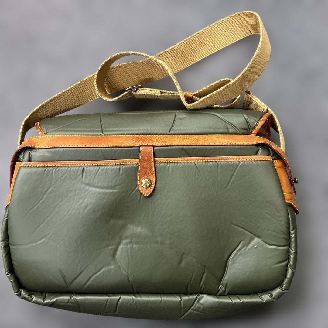 n*r様 66 超美品 ハンティングワールド ショルダーバッグ