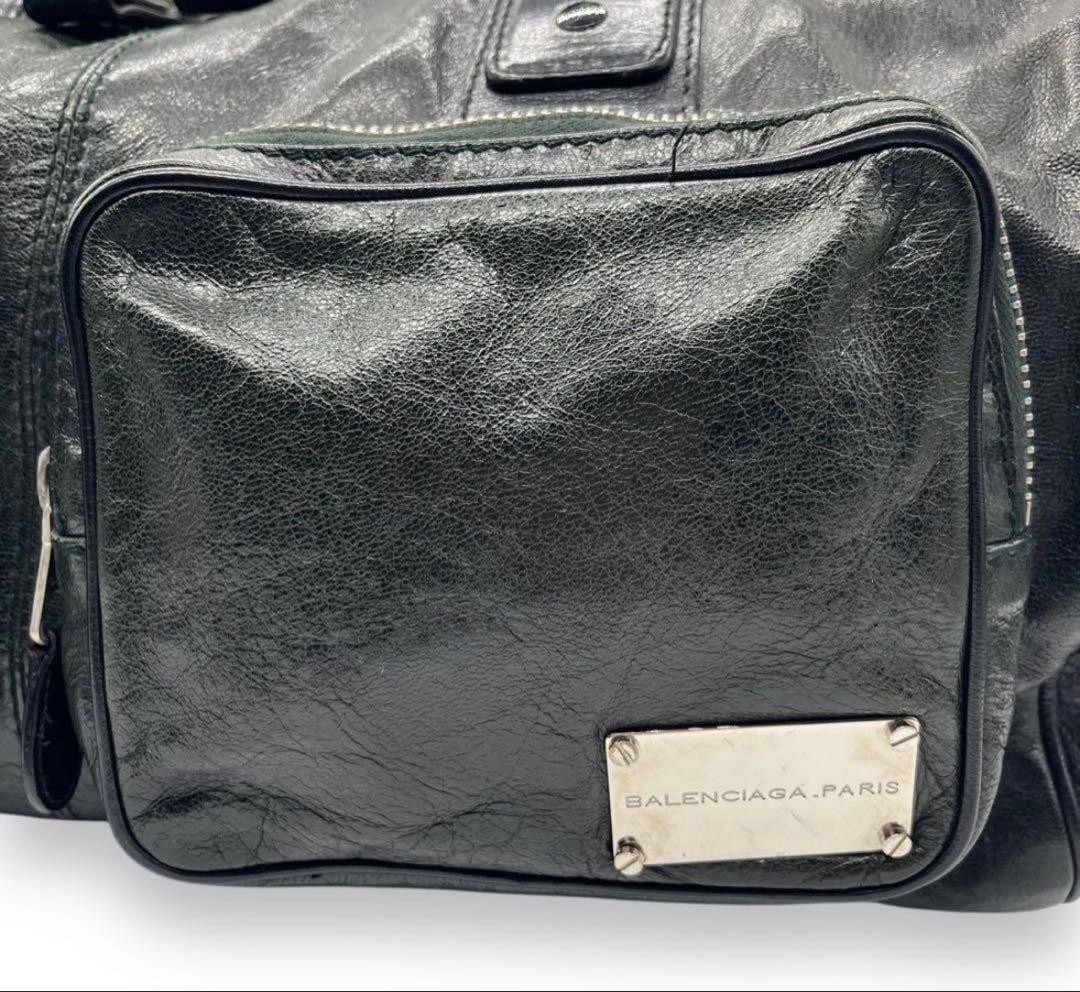 バレンシアガ　ボストンバッグ　ダークグリーン　ロゴ刻印プレート