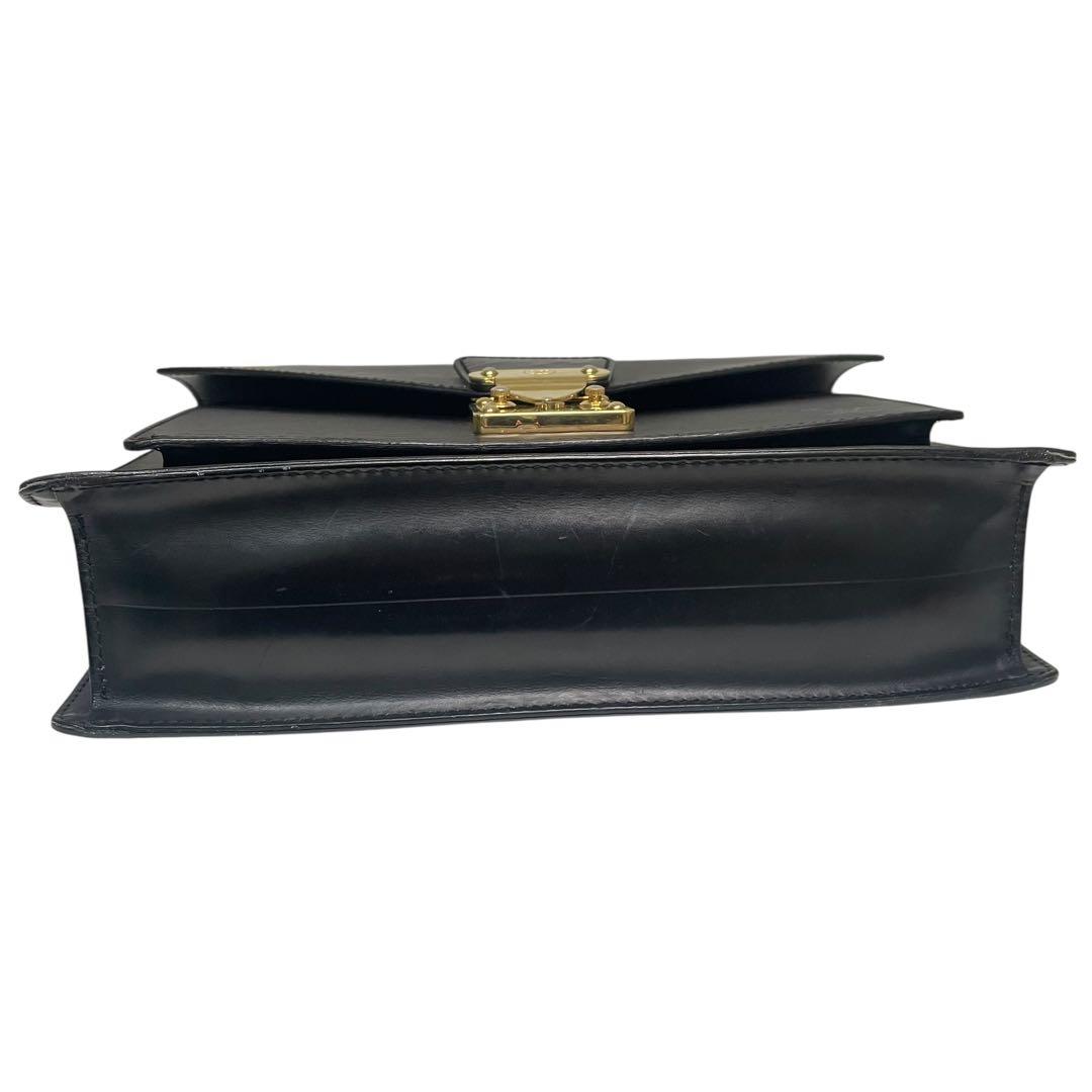 ルイヴィトン エピ モンソー28 ノワール ハンドバッグ