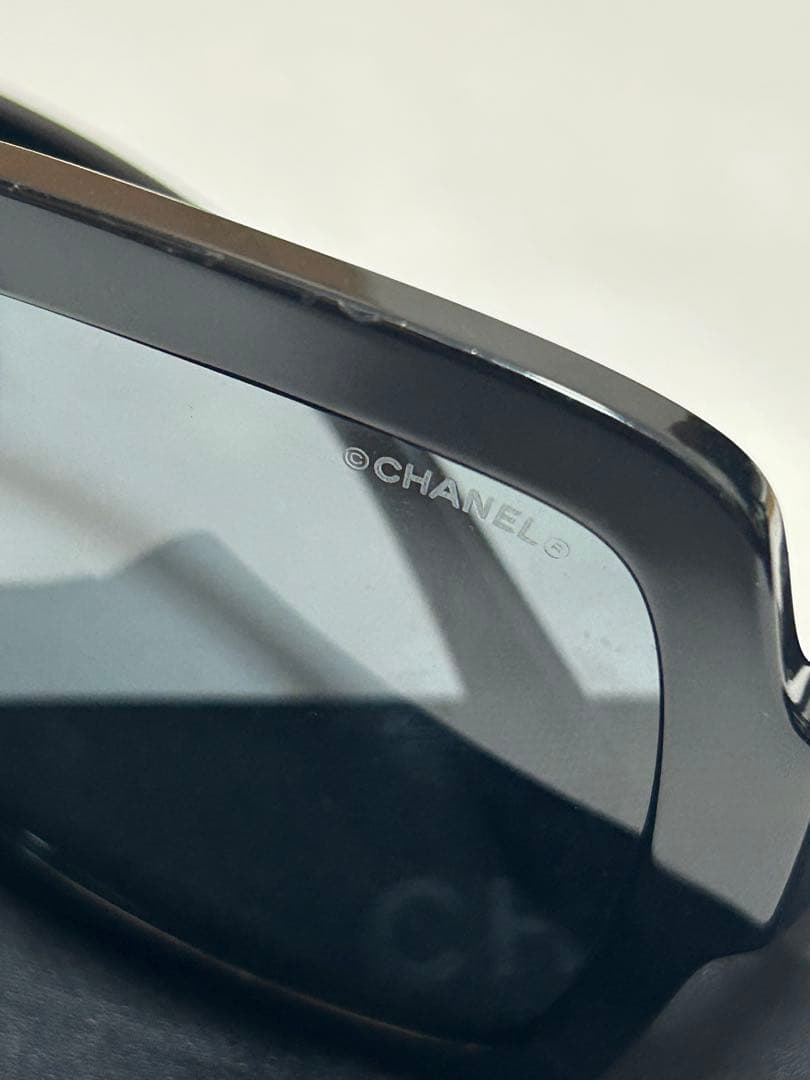CHANEL サングラス スクエア型 ハートロゴ CCマーク