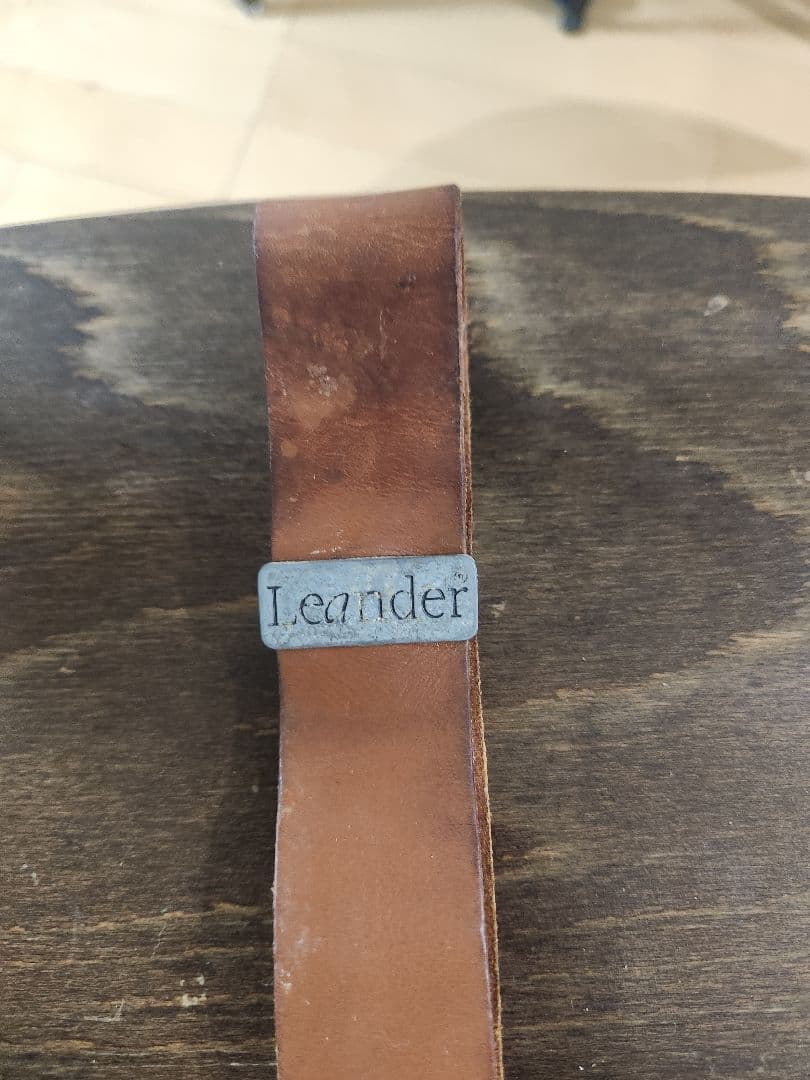 Leander ハイチェアー　ウォルナット