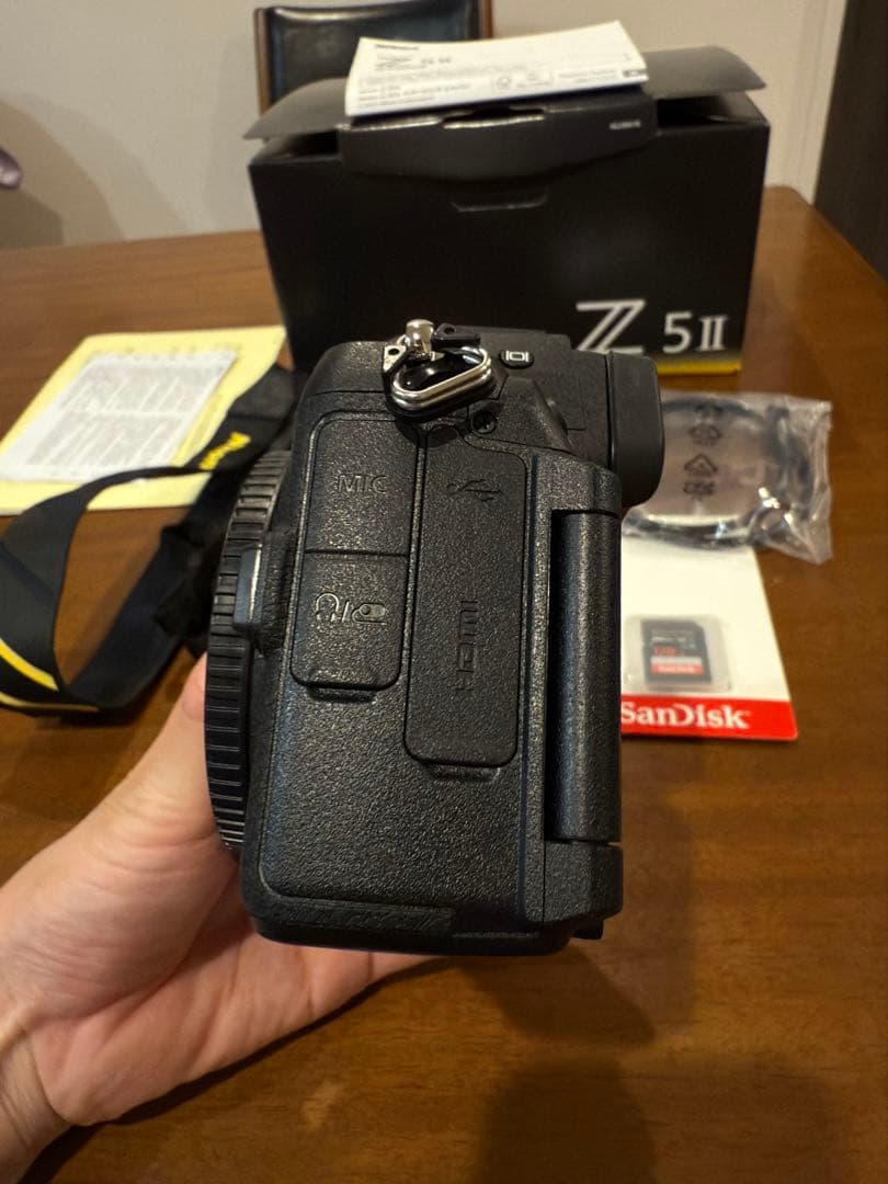 NIKON z5ii 美品 ボディーおまけ付き シャッター回数2099回