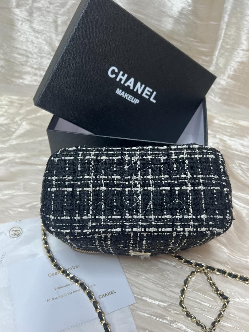 ★顧客限定VIPノベルティ ツツイードポーチ ブラック・ホワイト