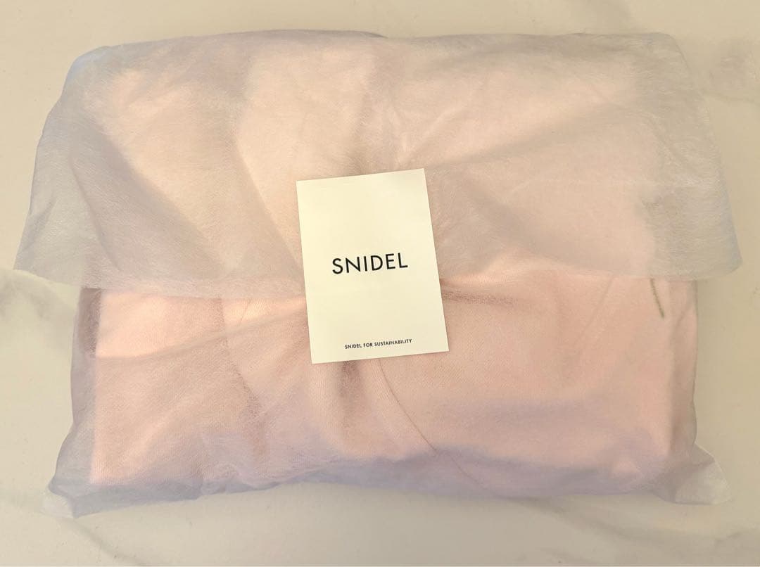 SNIDEL 新作 NYBG エンブロイダリーフーディー ピンク