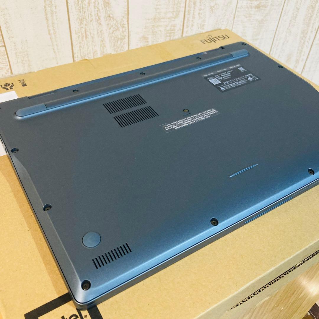 FMV 12世代 i5 1235U 16GB 500万画素カメラ 日本製 20万