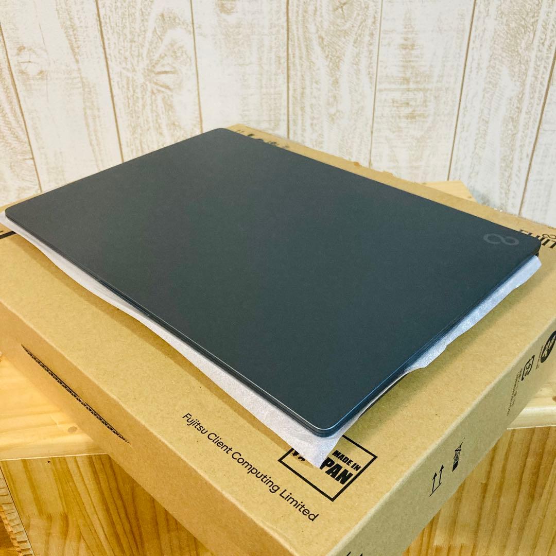 FMV 12世代 i5 1235U 16GB 500万画素カメラ 日本製 20万