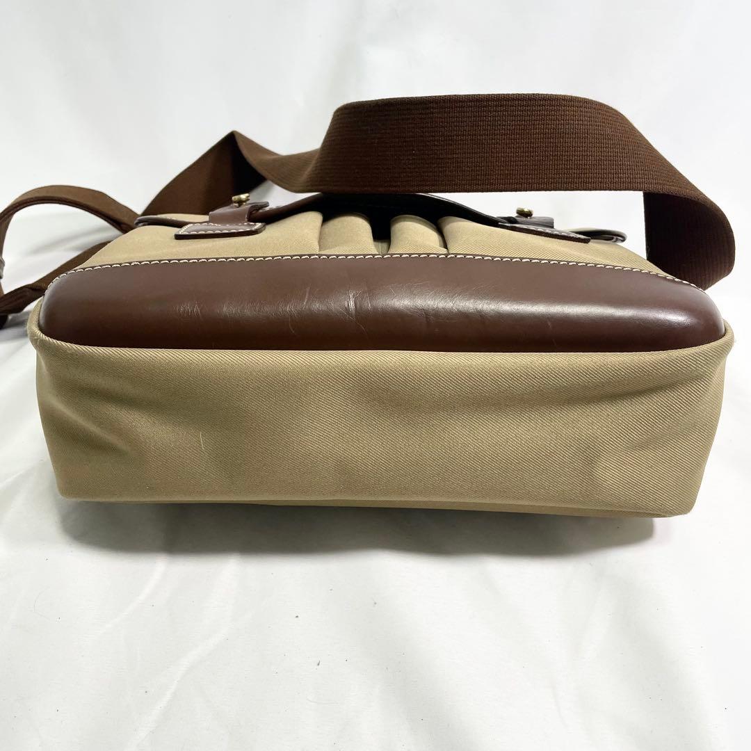 ハンティングワールド サファリトゥデイ メッセンジャーバッグ 大容量 多機能 茶