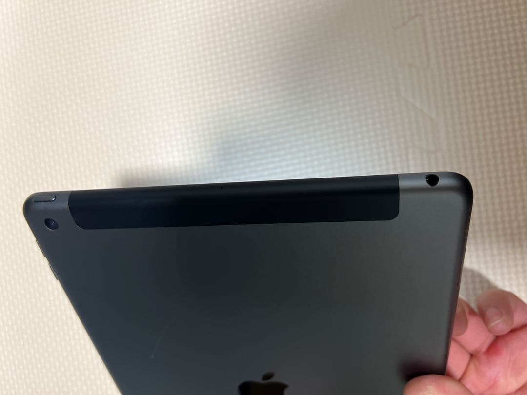SIMロック解除済み iPad 7th Gen 128GB Space Gray