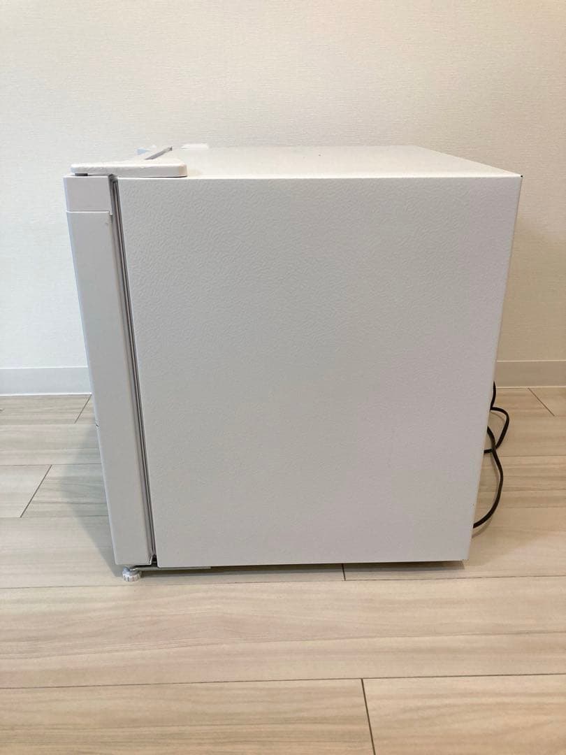 アイリスオーヤマ　冷凍庫PF-A31FD 白